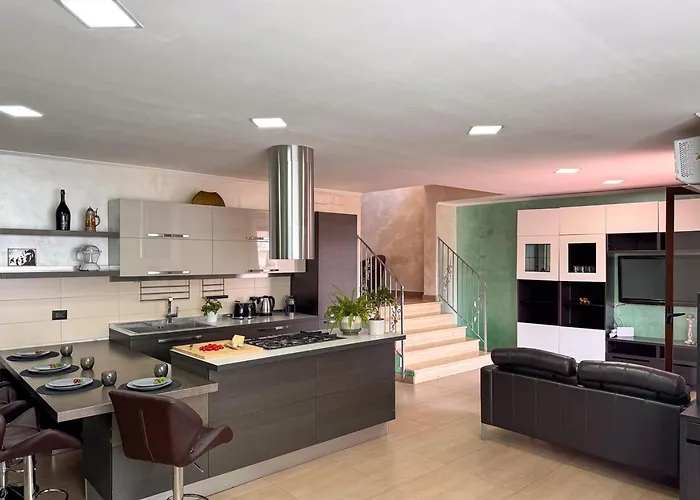Kira House